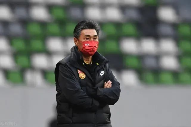 yIqXi