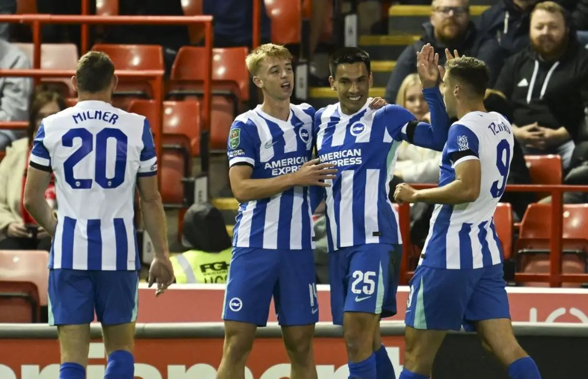 赛展开争夺, 斯图拉斯替 赛展开争夺, 斯图拉斯替